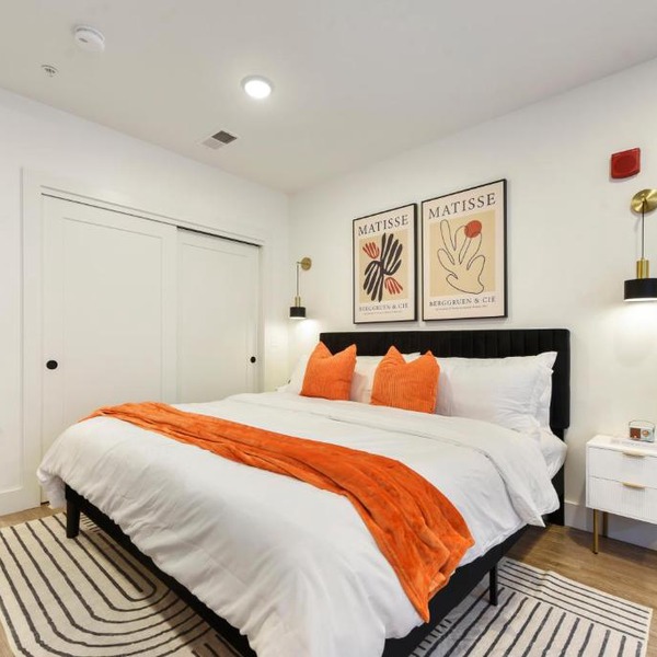 LUX Studio King Bed Free Parking PITT CMU
