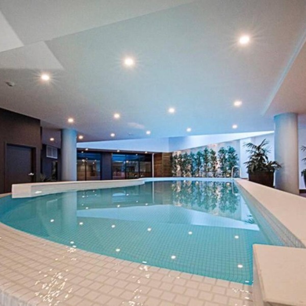 Luxe 2BR Executive Apartment Kingston Pool Parking WiFi BBQ Wine