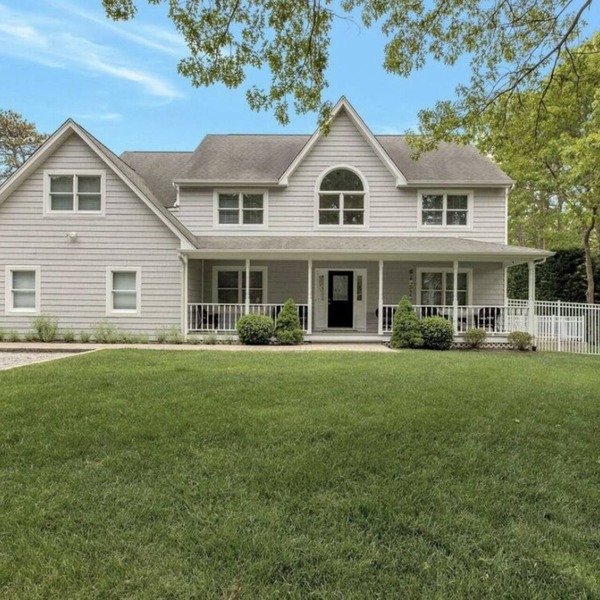 Luxe Hamptons Retreat ✨ Pool + Hot Tub Sleeps 10 Near Southampton & US Open