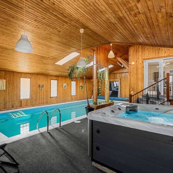 Luxe Paradise - Indoor Pool, Hot tub, Sauna, Gym !