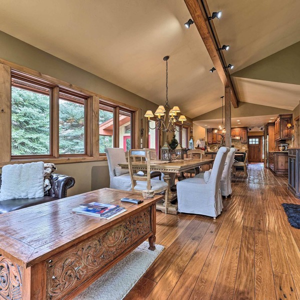 Luxe Sun Valley Retreat w/Hot Tub, 3 Mi to Resort