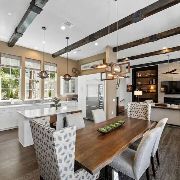 Luxe Townhome | 4bd 5ba Elevator | 1 mile from DT
