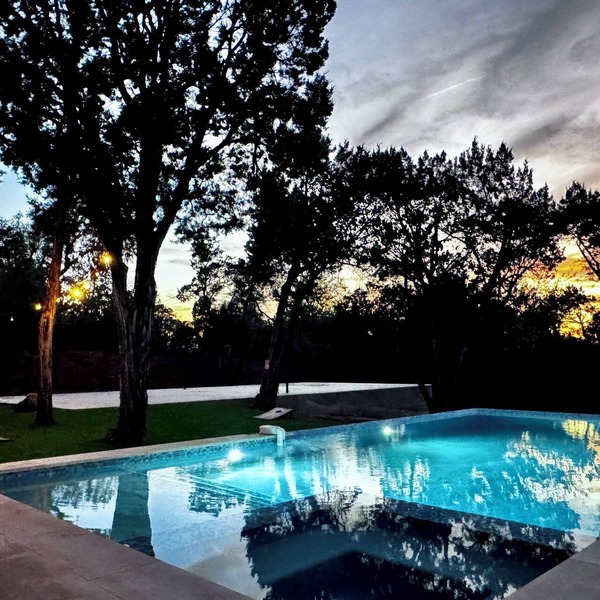 Luxe Tuscan Villa on 1 Acre with Pool & Pickleball, Sleeps 18, 9 mins to DT