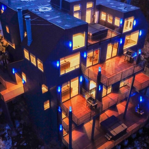 LUXE15: Blue Diamond VIP mega lodge Lake Tahoe hot tub pool game room
