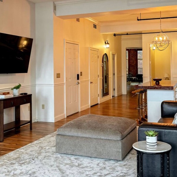 Luxurious 2 BR Loft