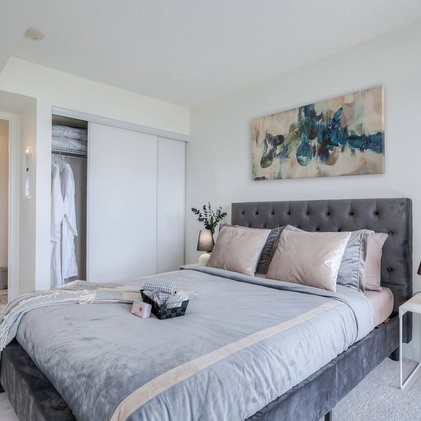 Luxurious 2BR-2BATH,FreeParking,Lake View, Balcony