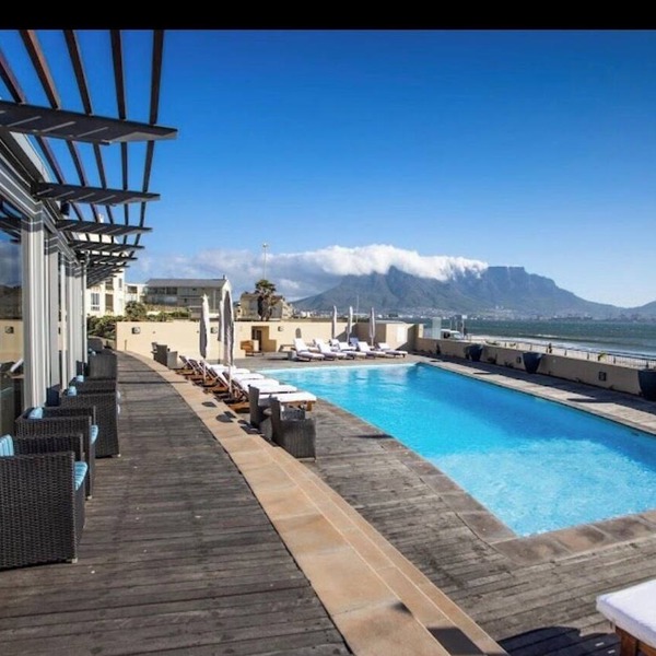 Luxurious Accessible Apartment With Ocean Views in Kaapstad