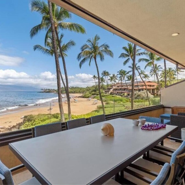 Luxurious Beachfront Condo with Modern Amenities - Makena Surf Resort #E-203