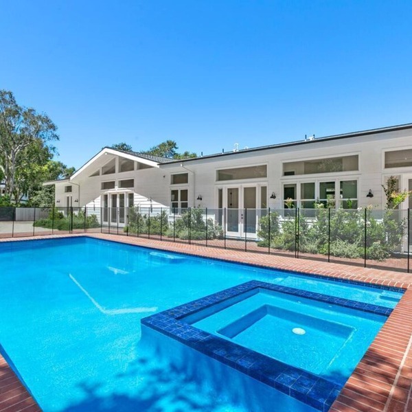 Luxurious Beverly Crest Resort in Beverly Hills 90210 Private Road