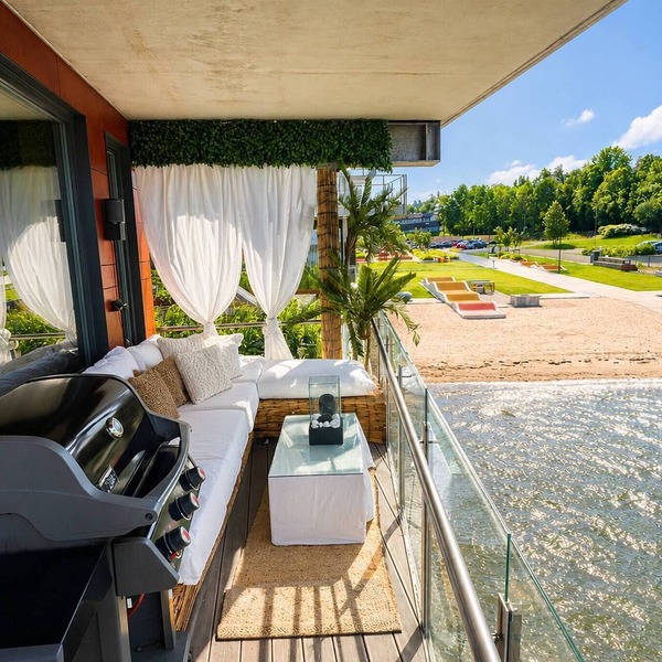 Luxurious Central Tønsberg Apartment Located on the City Beach