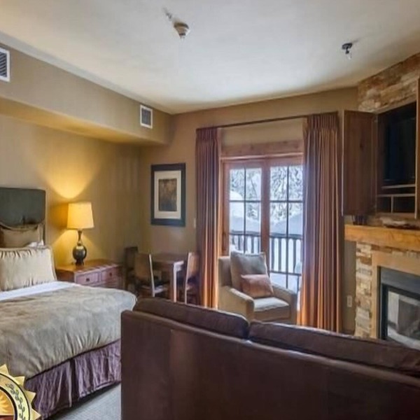 Luxurious King Studio|Pet friendly|Fireplace
