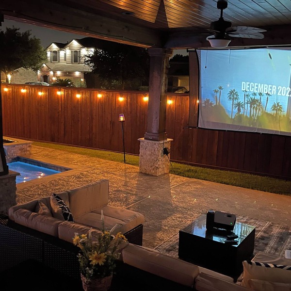 Luxurious Large Modern Home, heated spa and pool