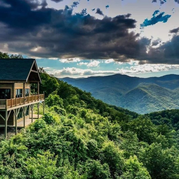 Luxurious Mountain Retreat with Amazing Views