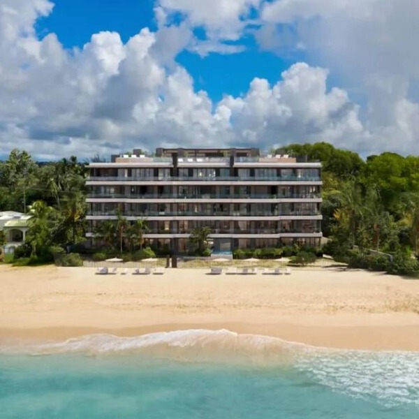Luxurious Oceanfront Condo with Rooftop Pool on Brighton Beach– Sleeps 4