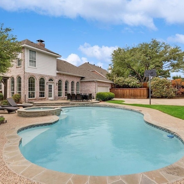 Luxurious Plano Home with Pool, Spacious Back Yard