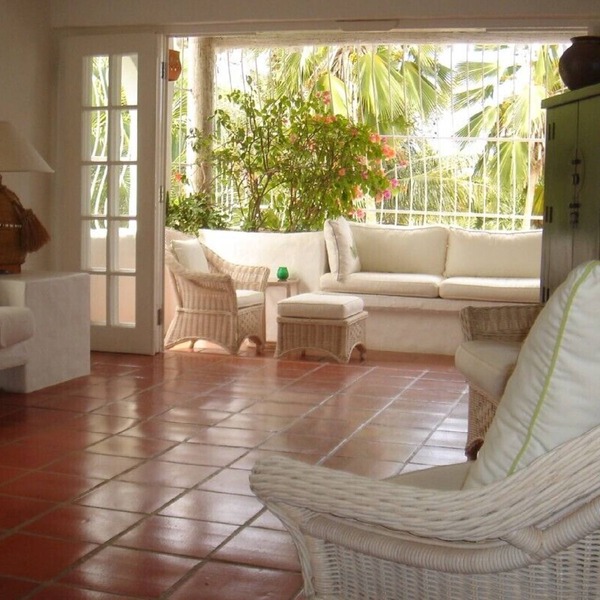 Luxurious Private Apartment with pool 4 minutes walk to Mullins Beach West Coast