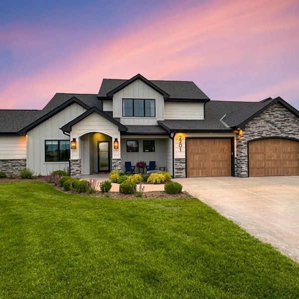 Luxurious River House with 5bdr 3bth 3000+sqft
