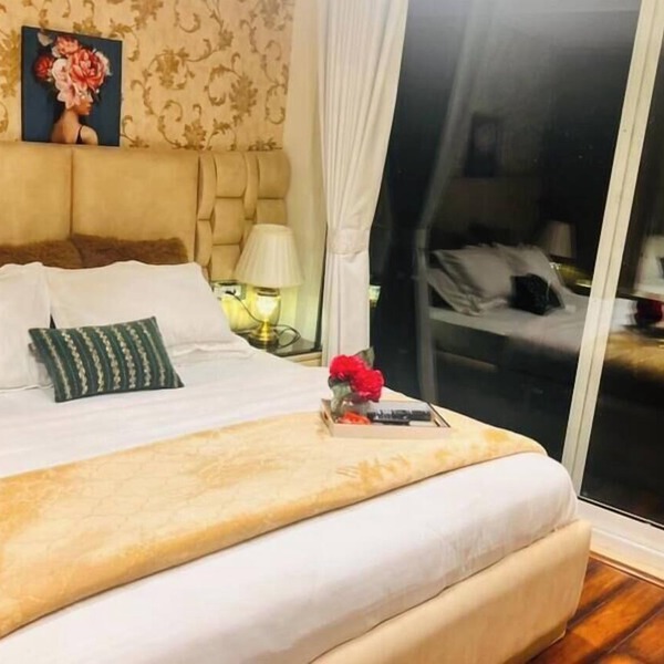 LUXURIOUS ROOM WITH LOVELY VALLEY VIEW
