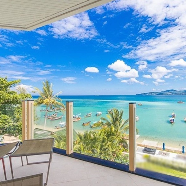 Luxurious Seafront 2 brm Penthouse with Spectacular views/unique design
