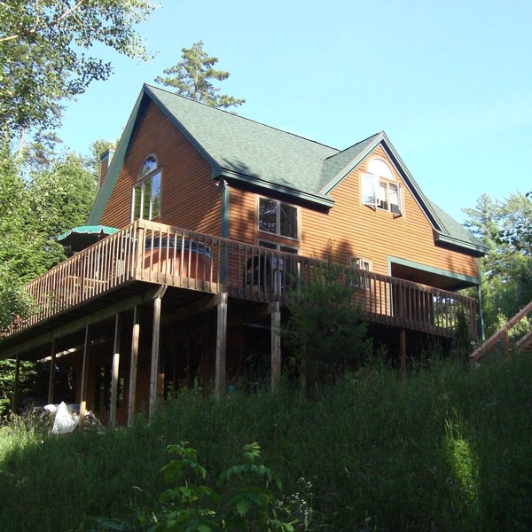 Luxurious, Secluded, Ski Chalet, w/Country Decor & Hot Tub Near Okemo
