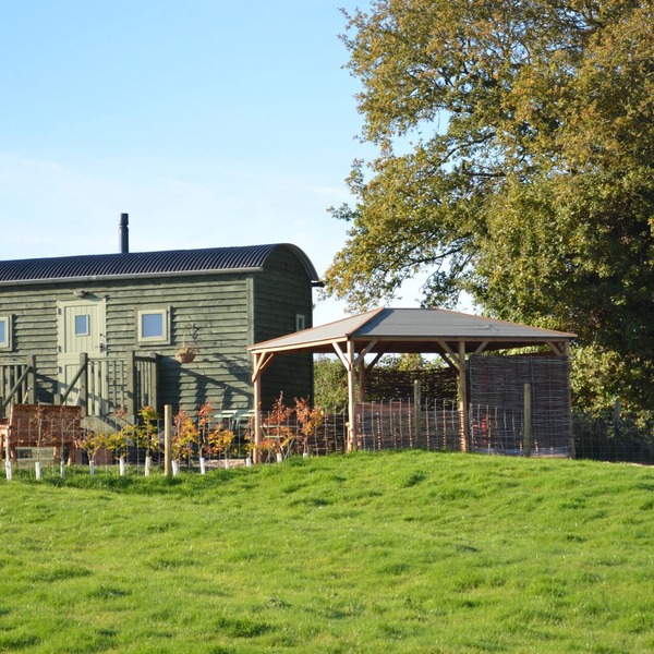 Luxurious Shepherd Hut, stunning panoramic countryside views in idyllic location
