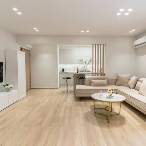 Luxurious & Spacious ~ 5* Location ~ Free Netflix!