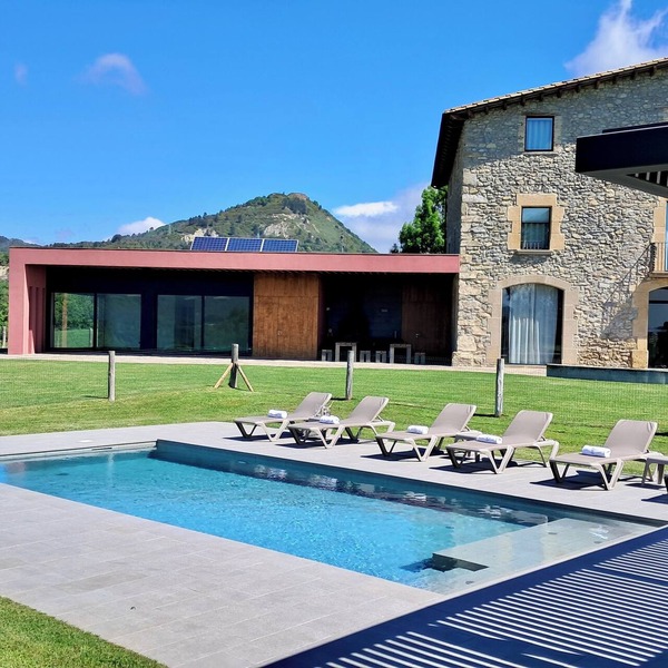 Luxurious three floors holiday home with huge garden, swimming pool and jacuzzi
