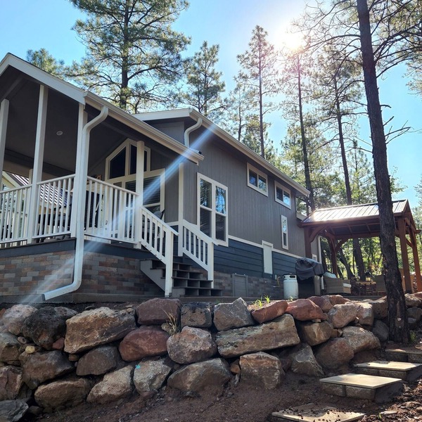 Luxurious Tiny Cottage-Relax-Hike-Fish-Eat!