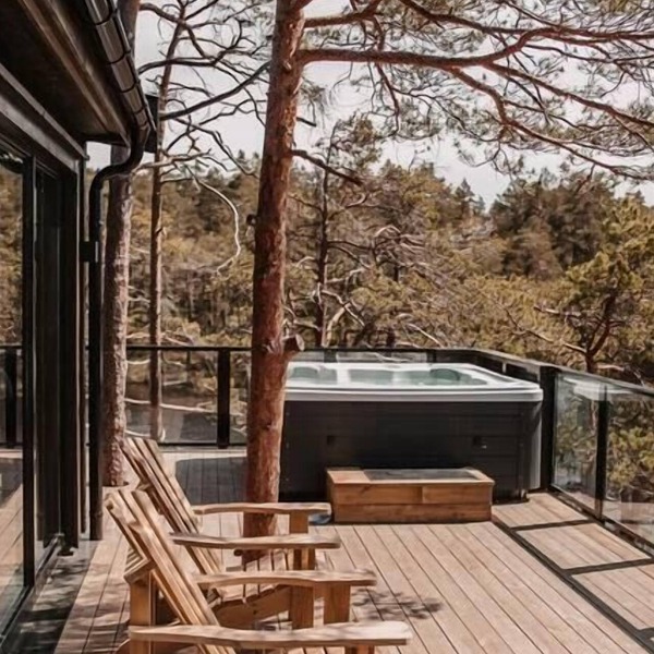 Luxurious Tree Top Cabin by the lake