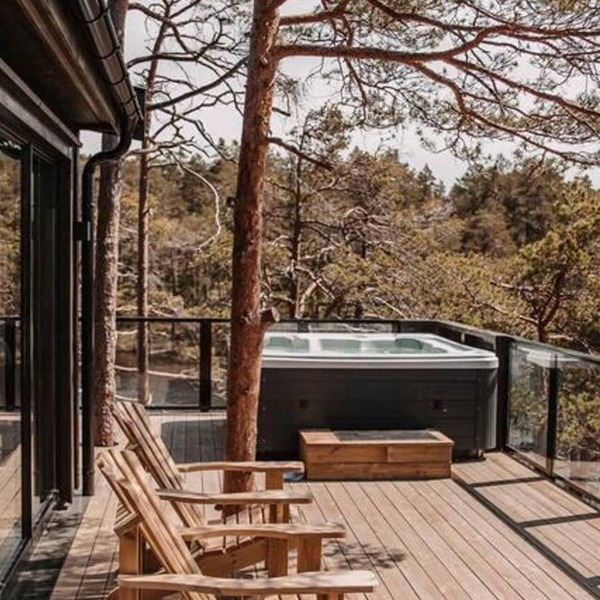 Luxurious Tree Top Cabin by the Lake