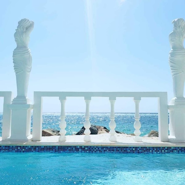 Luxurious Villa Fillipe 1 Beach front , Sea View: Spacious, Private Pool & AC