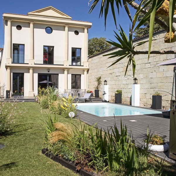 Luxurious villa with heated pool 5 bedrooms + 5 bathrooms - 10 people Bordeaux