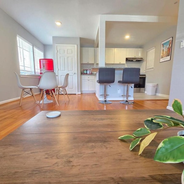 Luxury 1 Bd Montrose-Modena - The Italian Plaza apt3