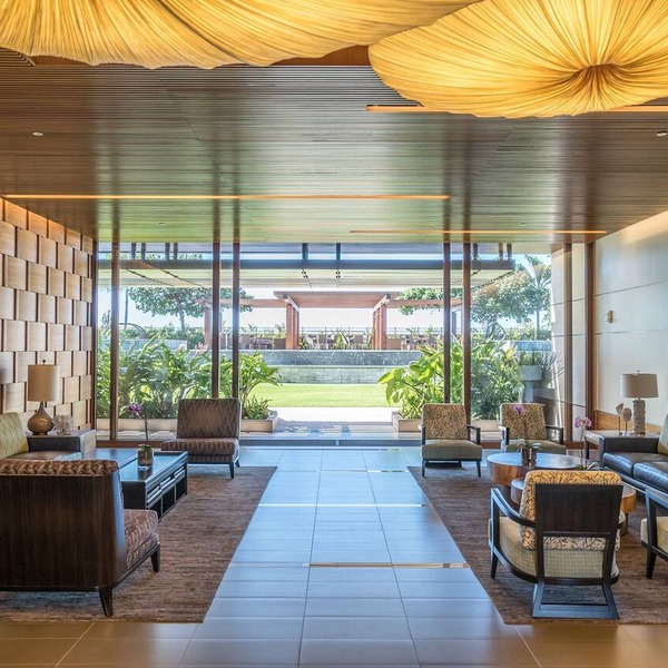 Luxury 1BD in ONE ALA MOANA with Beautiful View and Room with Free Parking!