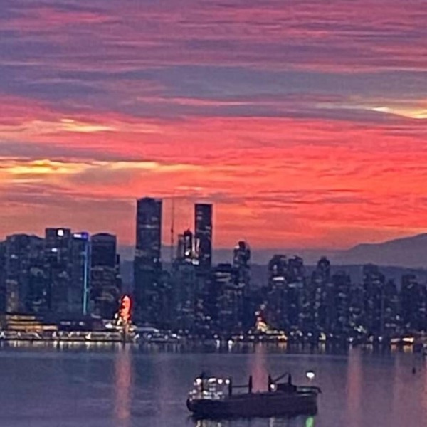 Luxury 2 Bedroom 2 Bath Condo – In the heart of North Vancouver