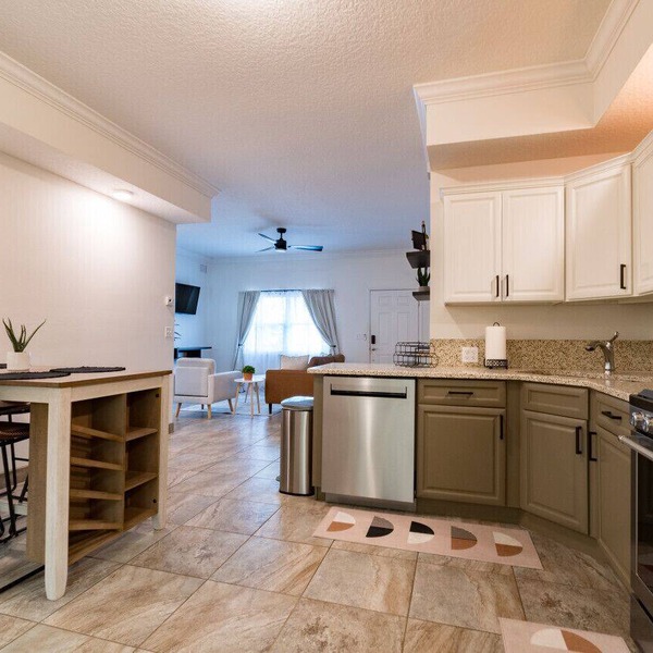 Luxury 2BD 2BTH - Condo #5