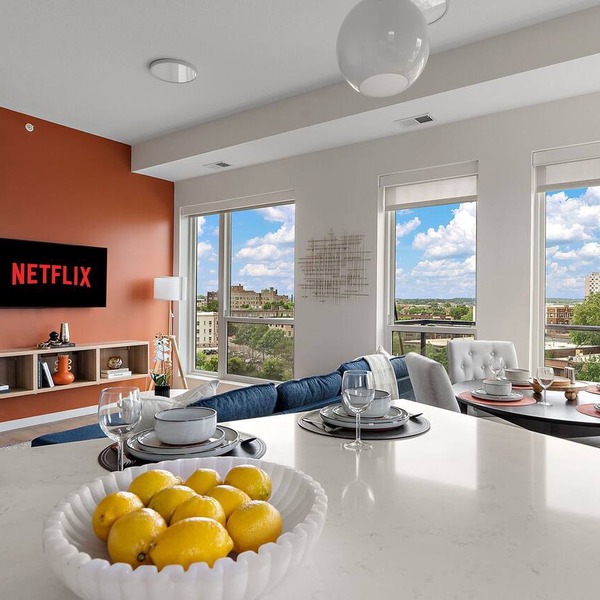 Luxury 2Bd Condo DT Minneapolis, Minutes From Convention Center & US Bank Arena
