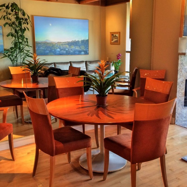 Luxury 2BR/2.5BA Home, Heart of Noe, Amazing Views, Chef's Kitchen, Spa, Parking