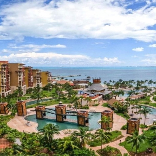 Luxury 2BR at Villa del Palmar Cancun – Beachfront Pools, Spa & Family Fun