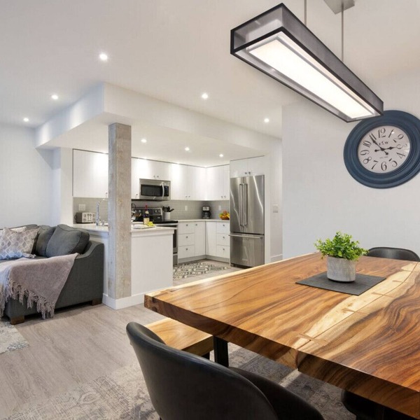 Luxury 3Br TH- Private Hot Tub/AC/Pool/Bike Storage