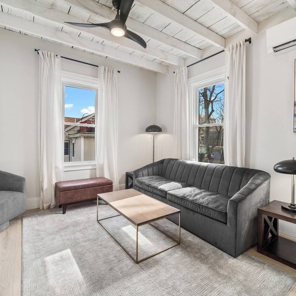Luxury 3brm/1bath Duplex in JP