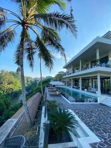 Luxury 6BR Ubud Villa River View Pool and Jungle