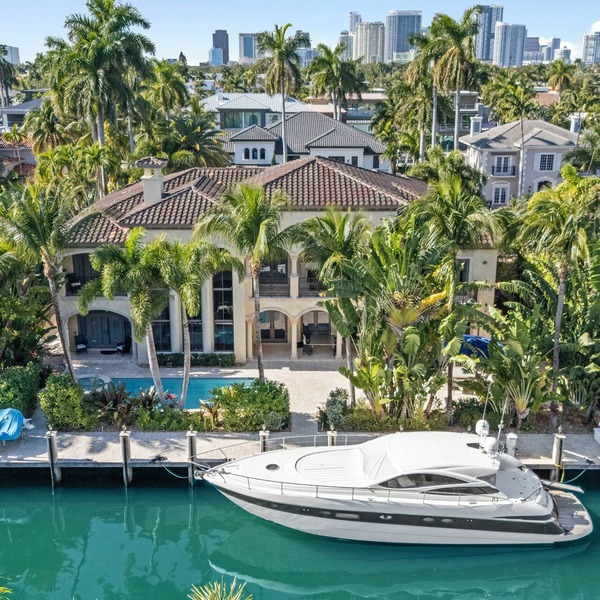 Luxury 7BR Waterfront Las Olas Isles Mansion with pool & dock.