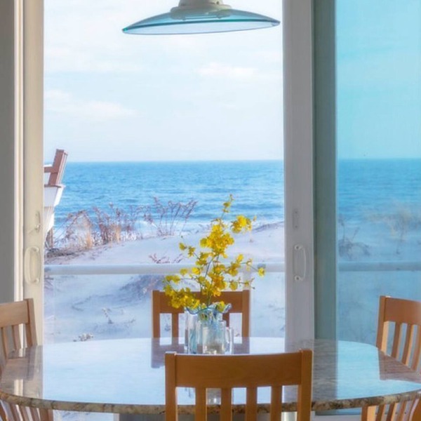 LUXURY 8 BDRM OCEANFRONT HOUSE W/POOL, JACUZZI & HOT TUB FACING THE OCEAN!