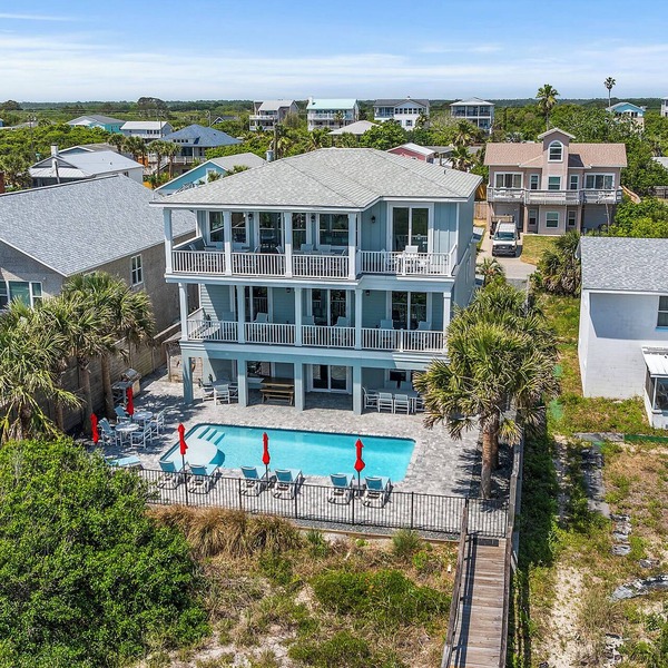 LUXURY 8BR OCEANFRONT, LARGE HEATED POOL, FOOSBALL, SLEEPS 22!