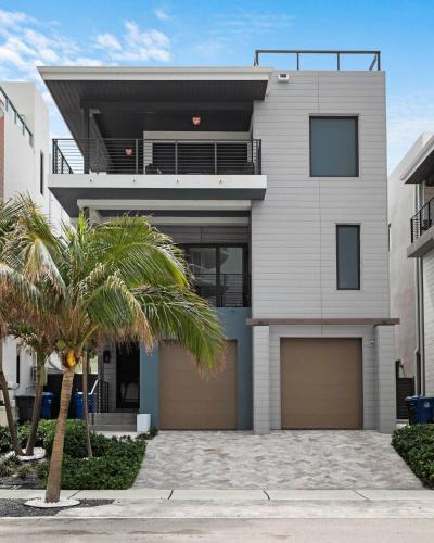 Luxury and Multistory Beach House