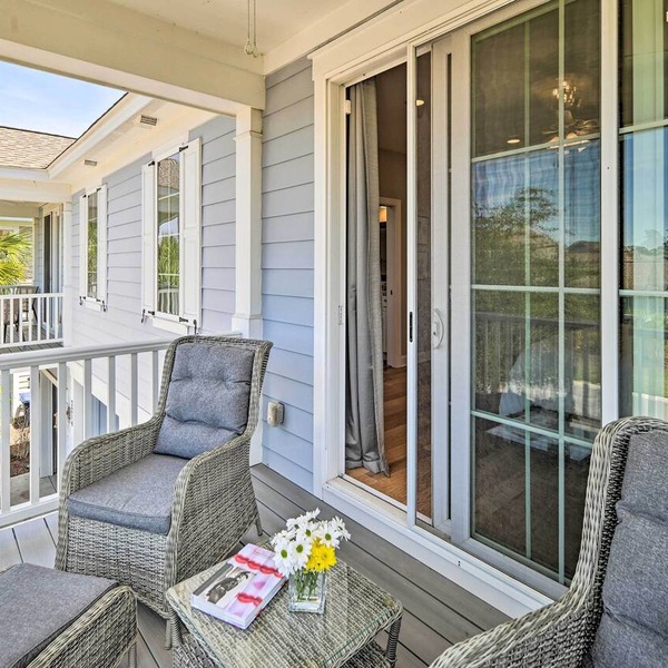 Luxury Barefoot Resort Retreat: Pool, Marina Views
