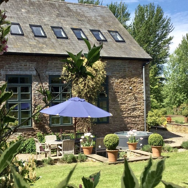 Luxury Barn Conversion sleeps 11 in idyllic Herefordshire countryside