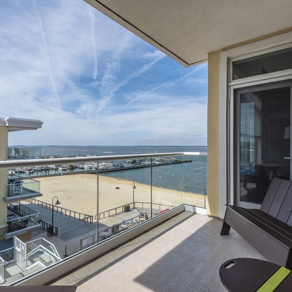 Luxury Bayfront Condo Wow!