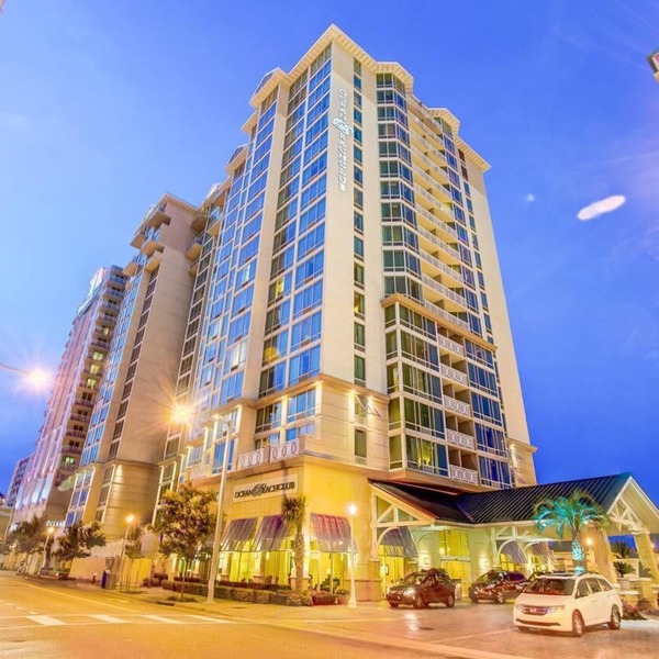 Luxury Beachfront Resort 1BR Suite w/Full Kitchen in VA Beach Sleeps 4+
